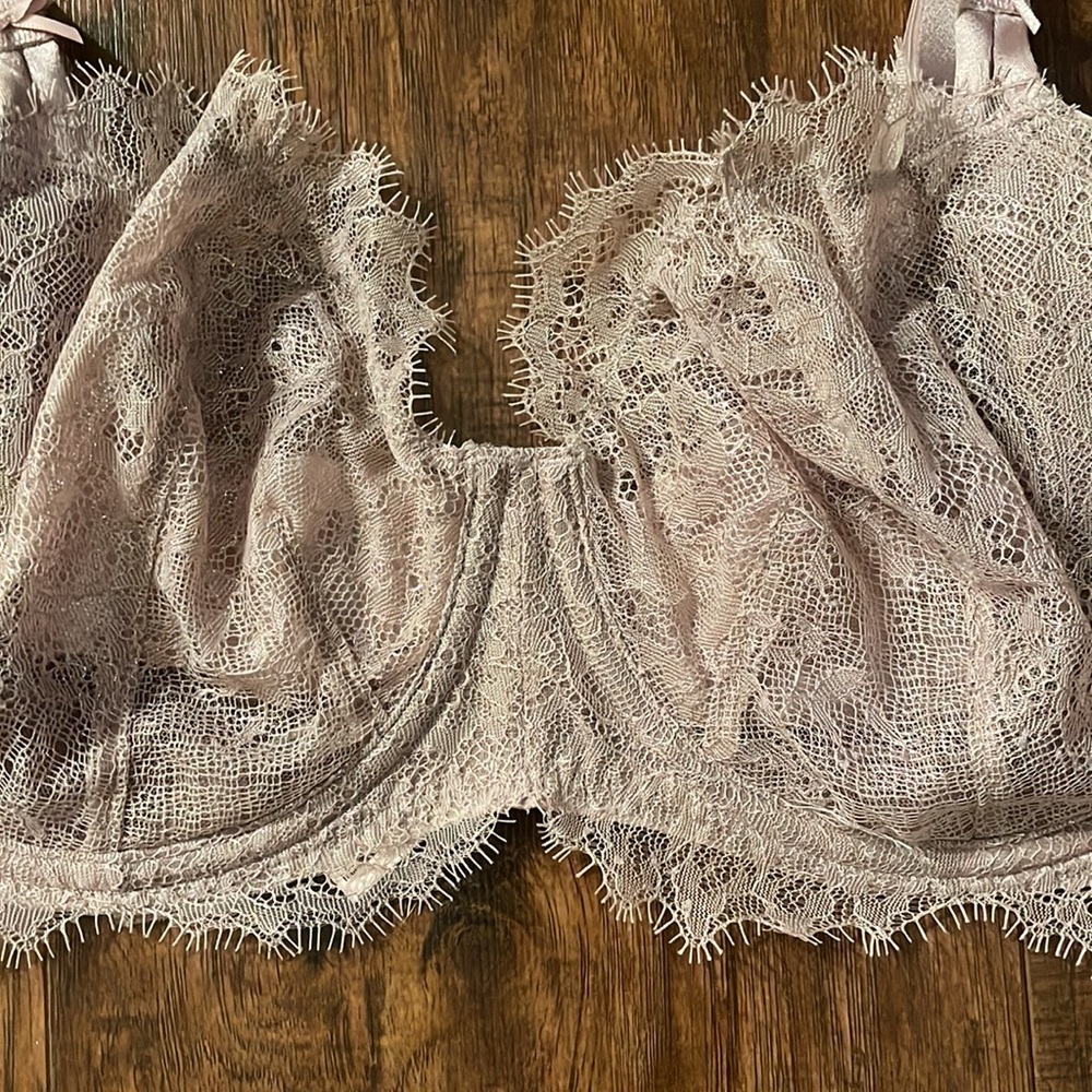NWOT Unlined Lavender Rose Gold Purple Gold Shimmer Lace Lingerie 38DD 38E Large